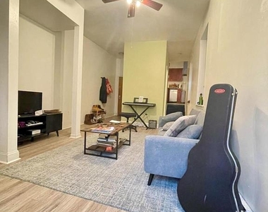 1530 Mount Vernon Street - Photo Thumbnail 2