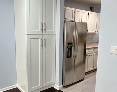 605 N 44th Street - Photo Thumbnail 5