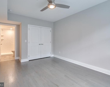 1607 Catharine Street - Photo Thumbnail 10