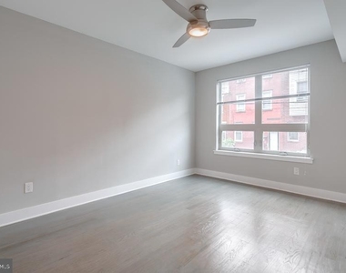 1607 Catharine Street - Photo Thumbnail 11