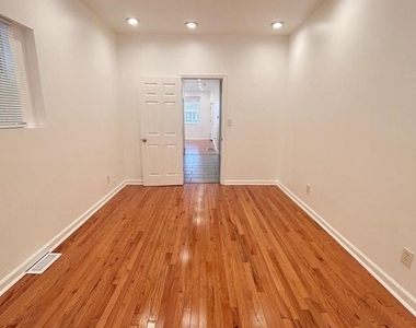 7053 Paschall Avenue - Photo Thumbnail 12