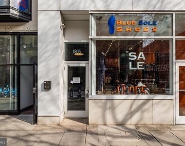 1805 Chestnut Street - Photo Thumbnail 10