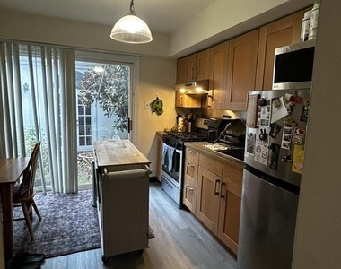 2013 Moravian Street - Photo Thumbnail 5
