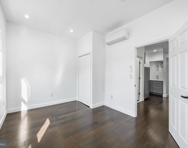 2319 N College Avenue - Photo Thumbnail 23