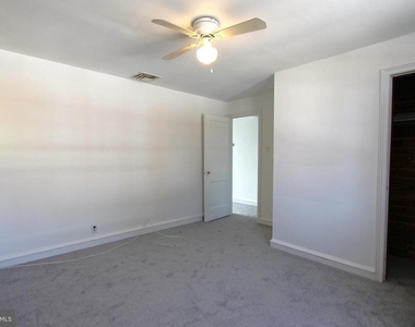 6711 E Pleasant Place - Photo Thumbnail 11