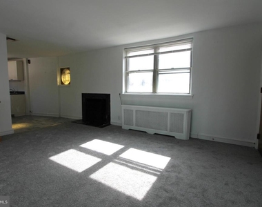 6711 E Pleasant Place - Photo Thumbnail 10