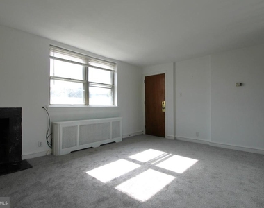 6711 E Pleasant Place - Photo Thumbnail 8