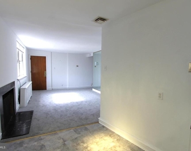 6711 E Pleasant Place - Photo Thumbnail 6