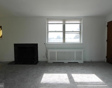 6711 E Pleasant Place - Photo Thumbnail 9