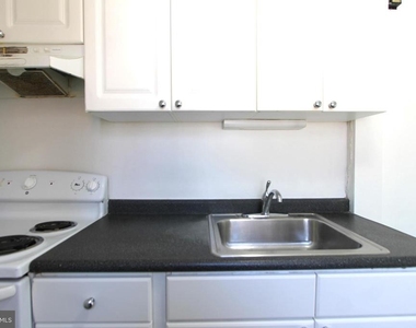 6711 E Pleasant Place - Photo Thumbnail 5