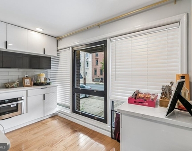 1130 Lombard Street - Photo Thumbnail 8