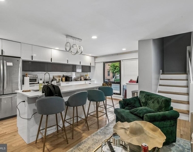 1130 Lombard Street - Photo Thumbnail 5