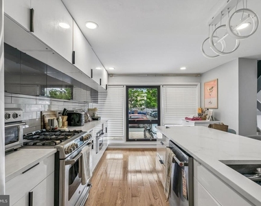 1130 Lombard Street - Photo Thumbnail 7