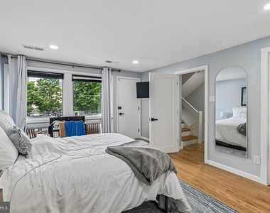 1130 Lombard Street - Photo Thumbnail 12