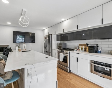 1130 Lombard Street - Photo Thumbnail 10