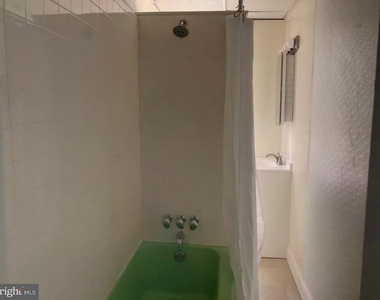 306 Leverington Avenue - Photo Thumbnail 13