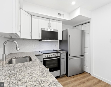 2148 N Franklin Street - Photo Thumbnail 4