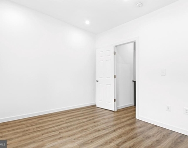 2148 N Franklin Street - Photo Thumbnail 12