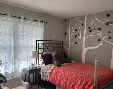 6718 Cinnamon Drive - Photo Thumbnail 2