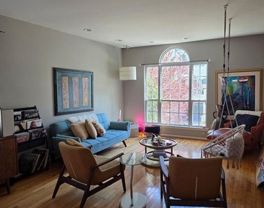 6718 Cinnamon Drive - Photo Thumbnail 7