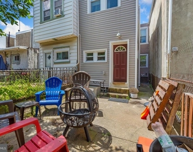 2147 E Hagert Street - Photo Thumbnail 9