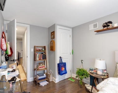 2147 E Hagert Street - Photo Thumbnail 22