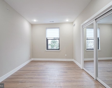 4432 Wingate Street - Photo Thumbnail 10