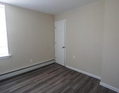104 Bethlehem Pike - Photo Thumbnail 7