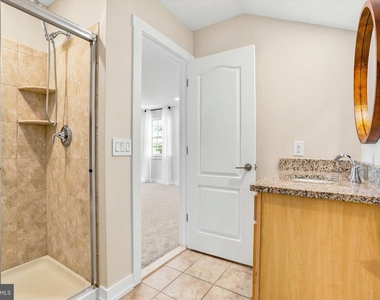 121 Hagen Drive - Photo Thumbnail 14