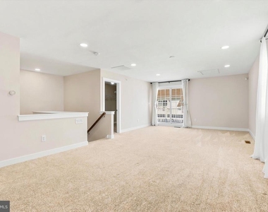 121 Hagen Drive - Photo Thumbnail 12