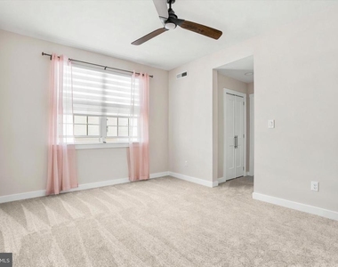 121 Hagen Drive - Photo Thumbnail 10