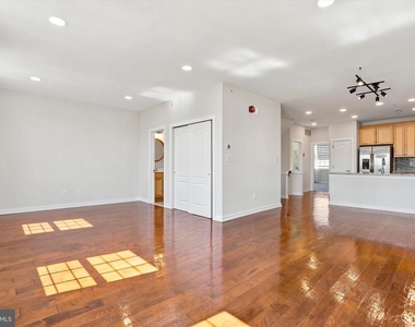 121 Hagen Drive - Photo Thumbnail 6