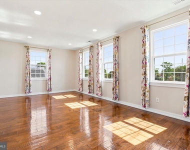 121 Hagen Drive - Photo Thumbnail 7