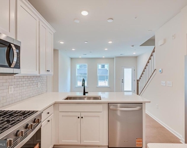 317 Sadie Circle - Photo Thumbnail 11