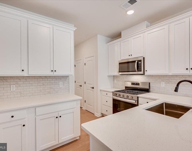 317 Sadie Circle - Photo Thumbnail 8