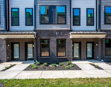 323 Sadie Circle - Photo Thumbnail 1