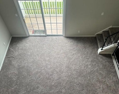 612 Yorkshire Court - Photo Thumbnail 20