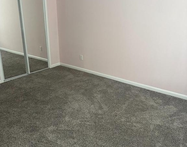612 Yorkshire Court - Photo Thumbnail 14
