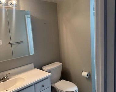 612 Yorkshire Court - Photo Thumbnail 8