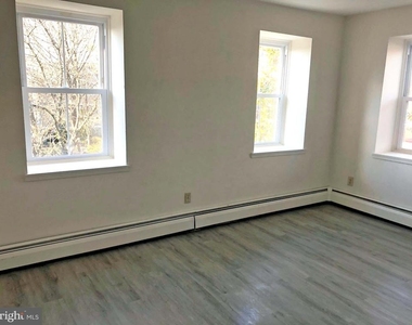 923 Washington Street - Photo Thumbnail 2