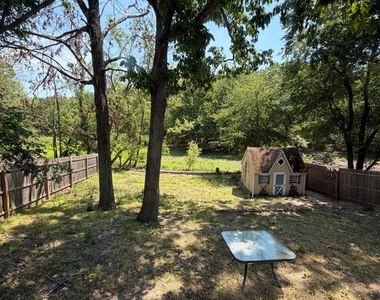 478 Jarvis Road - Photo Thumbnail 12