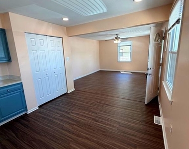 478 Jarvis Road - Photo Thumbnail 4
