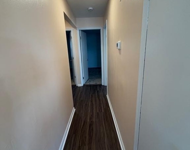 478 Jarvis Road - Photo Thumbnail 6