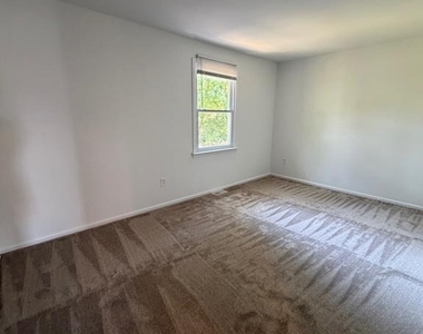 478 Jarvis Road - Photo Thumbnail 11