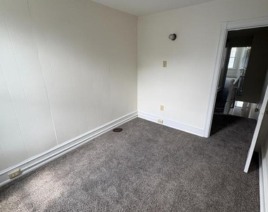 604 Hunter Street - Photo Thumbnail 8