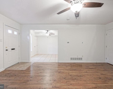 1051 Harbour Drive - Photo Thumbnail 3