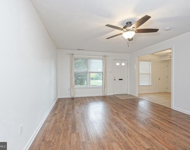 1051 Harbour Drive - Photo Thumbnail 2