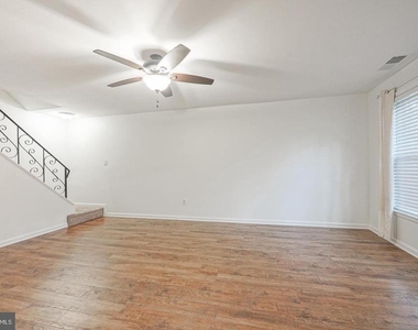1051 Harbour Drive - Photo Thumbnail 6