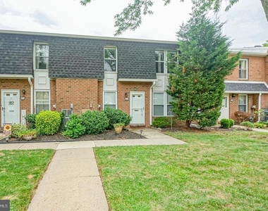 1051 Harbour Drive - Photo Thumbnail 25