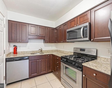 1051 Harbour Drive - Photo Thumbnail 10